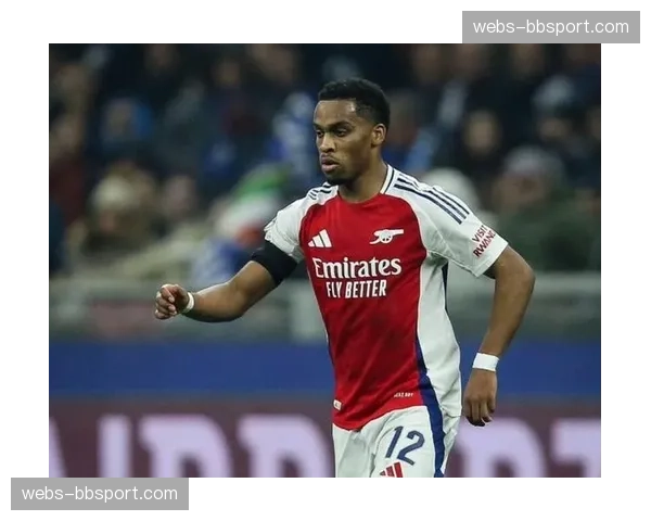 特写：手术康复期间，阿森纳后卫廷贝尔在健身房独自加练