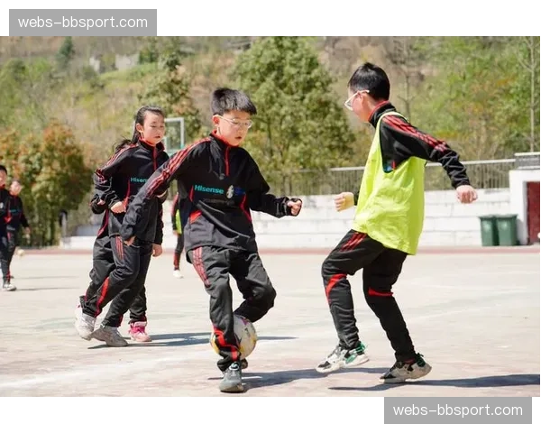 “足球进校园”计划在法国取得成效，参与女生人数翻番