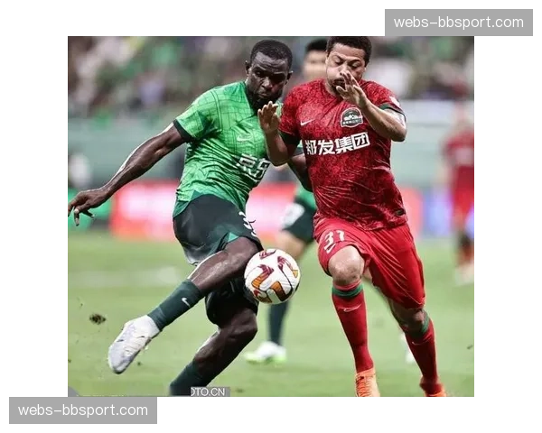 官方：蒙彼利埃因球迷向场内投掷烟雾弹被扣除1个联赛积分